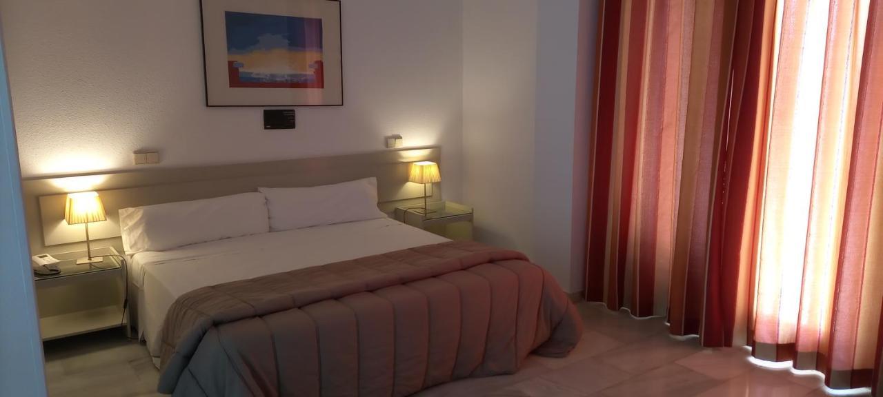 Hospedium Hotel Apartamentos Simon Verde Mairena del Aljarafe Dış mekan fotoğraf
