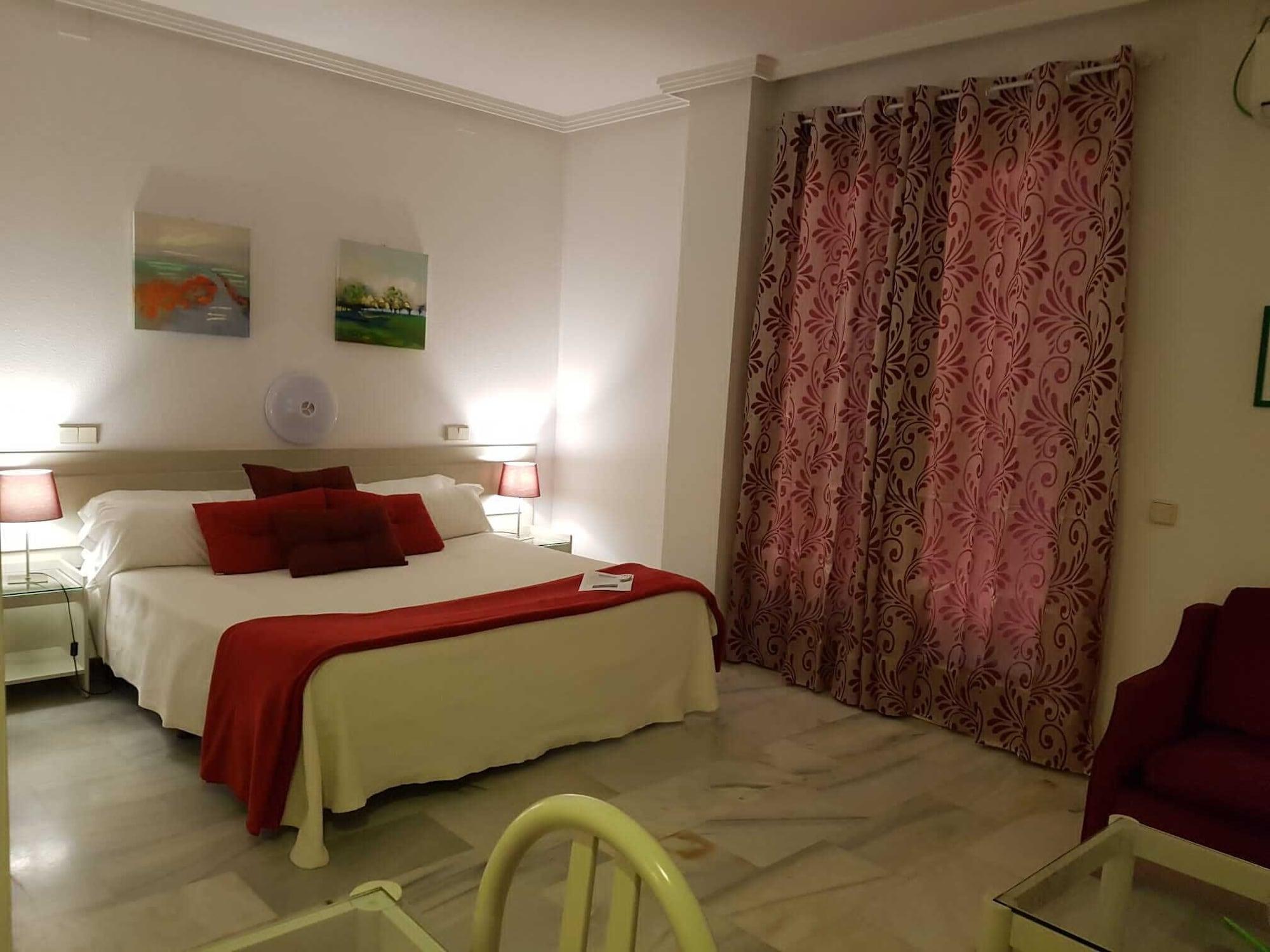 Hospedium Hotel Apartamentos Simon Verde Mairena del Aljarafe Dış mekan fotoğraf