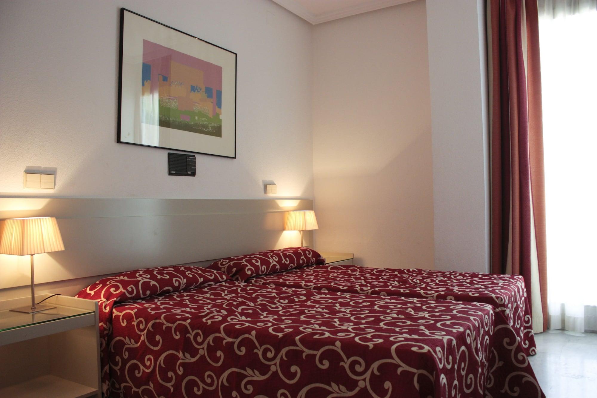 Hospedium Hotel Apartamentos Simon Verde Mairena del Aljarafe Oda fotoğraf