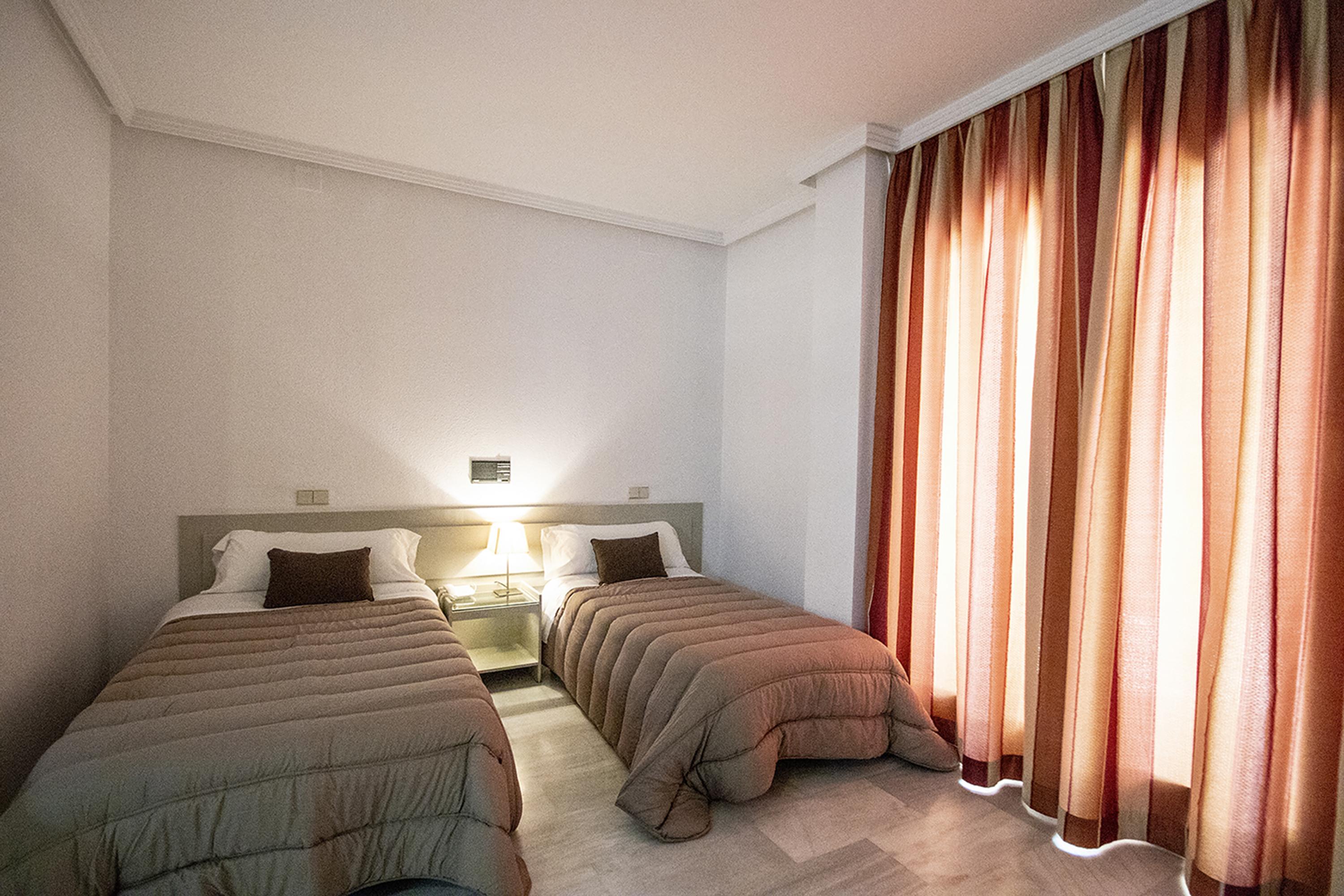 Hospedium Hotel Apartamentos Simon Verde Mairena del Aljarafe Dış mekan fotoğraf