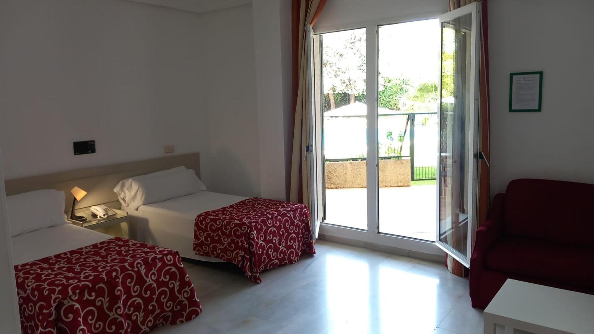 Hospedium Hotel Apartamentos Simon Verde Mairena del Aljarafe Dış mekan fotoğraf