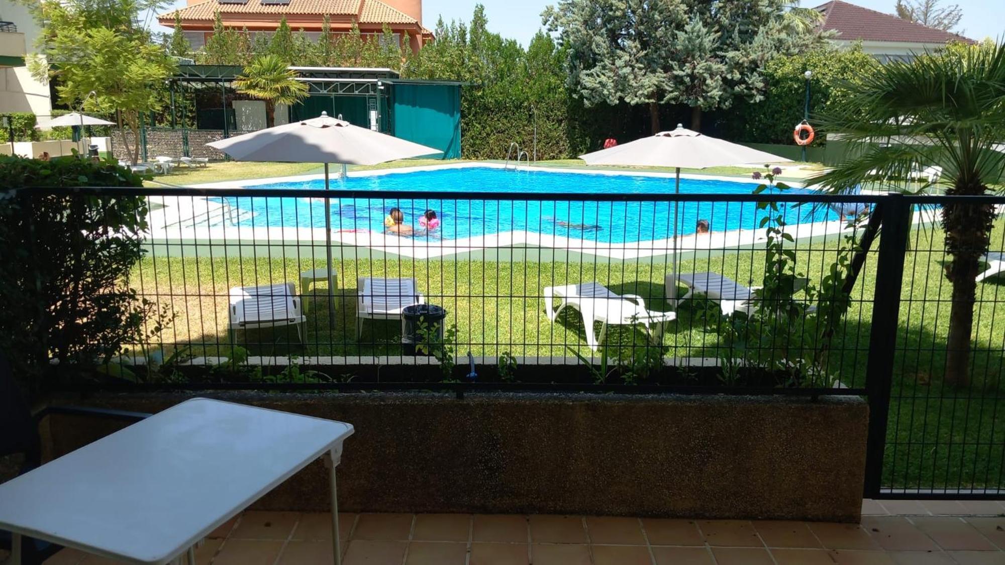 Hospedium Hotel Apartamentos Simon Verde Mairena del Aljarafe Dış mekan fotoğraf