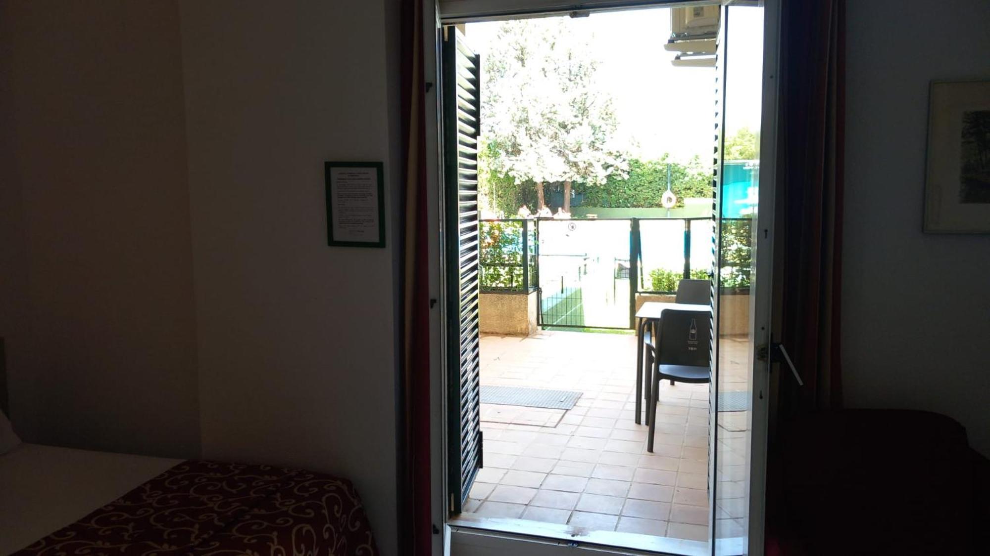 Hospedium Hotel Apartamentos Simon Verde Mairena del Aljarafe Oda fotoğraf